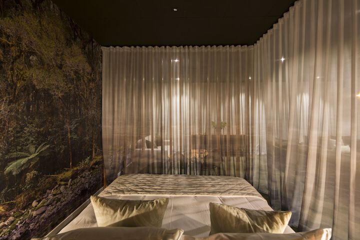Room 4 of 35