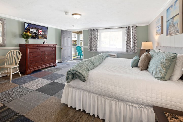 Room 12 of 20