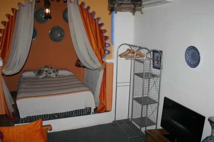 Room 14 of 65