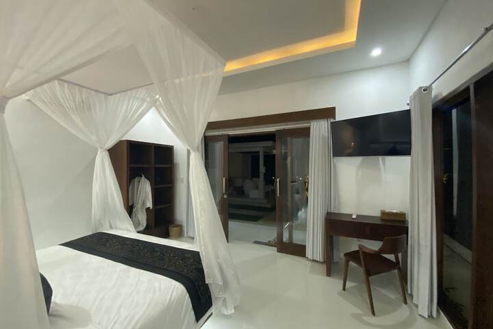 Room 6 of 31
