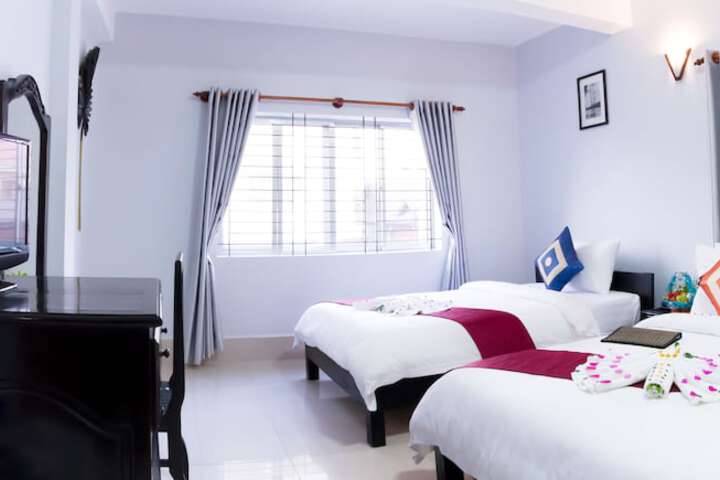 Room 14 of 24