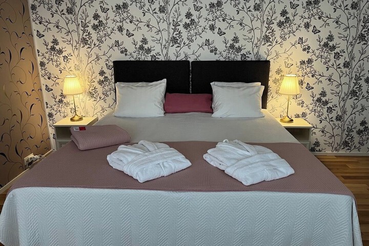 Room 42 of 108