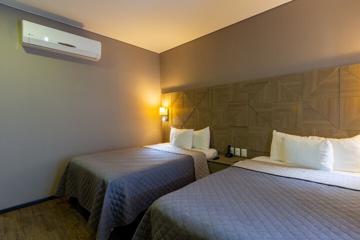 Room 25 of 100