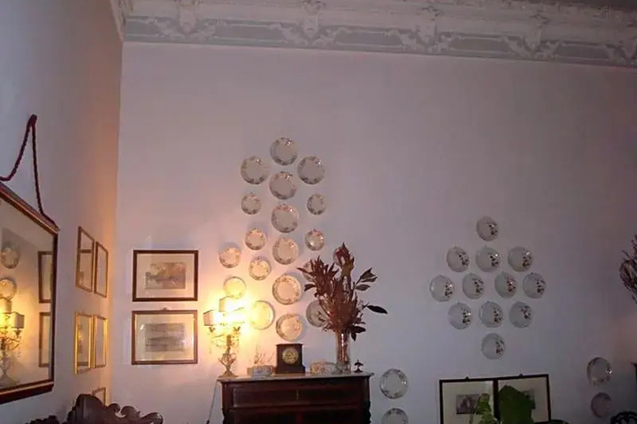 Room 11 of 14