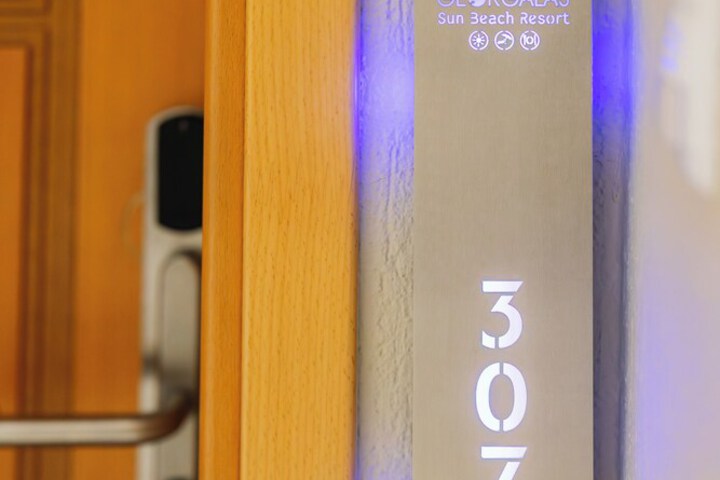 Hotel 275 of 292
