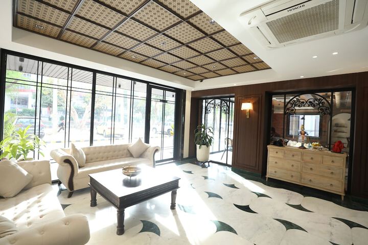 Hotel Interior 6 of 117