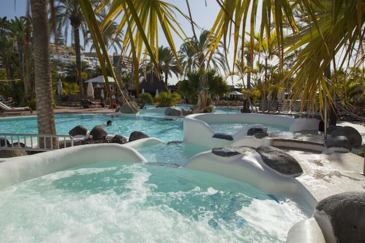 Pools & Facilities