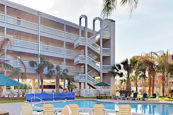 6102 Seawall Blvd Cottage Unit 268 in Galveston, TX