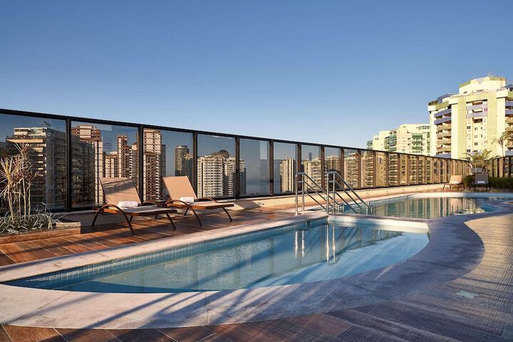 Pool 102 of 141