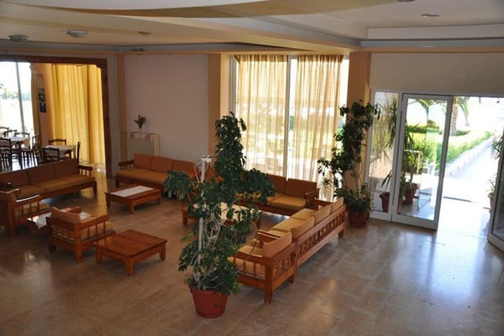 Entrance & Lobby