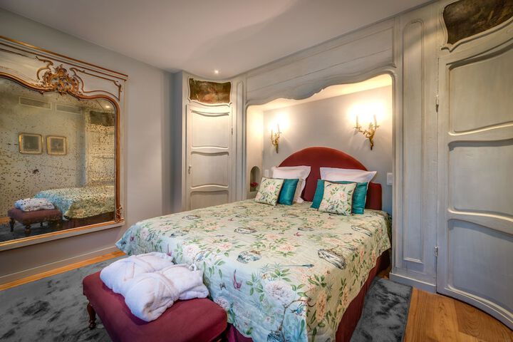 Room 4 of 24