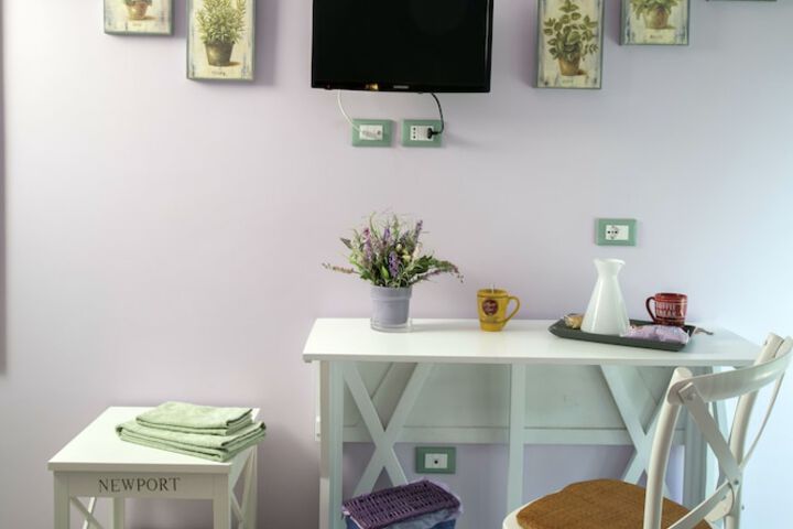 Room 12 of 49