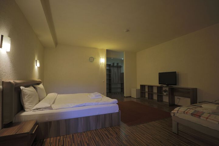 Room 30 of 84