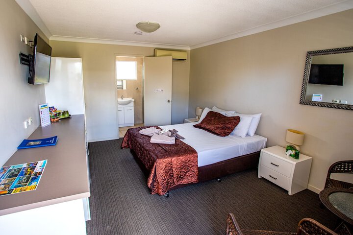 Room 6 of 83