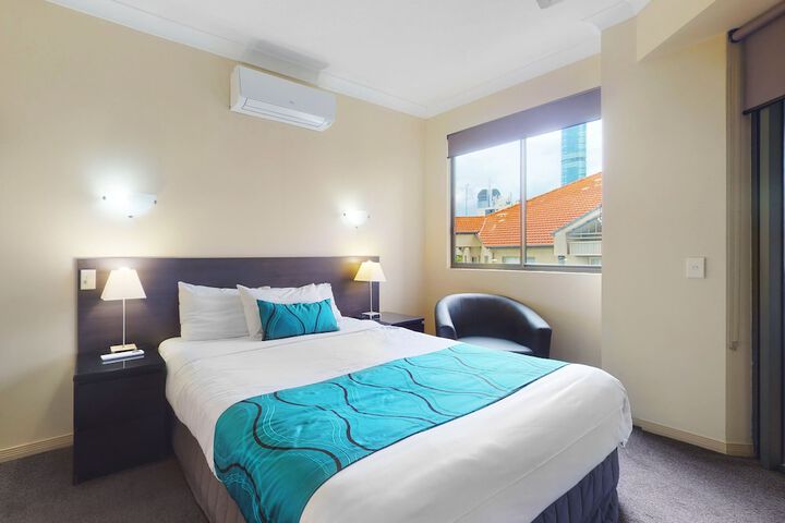 Room 5 of 75