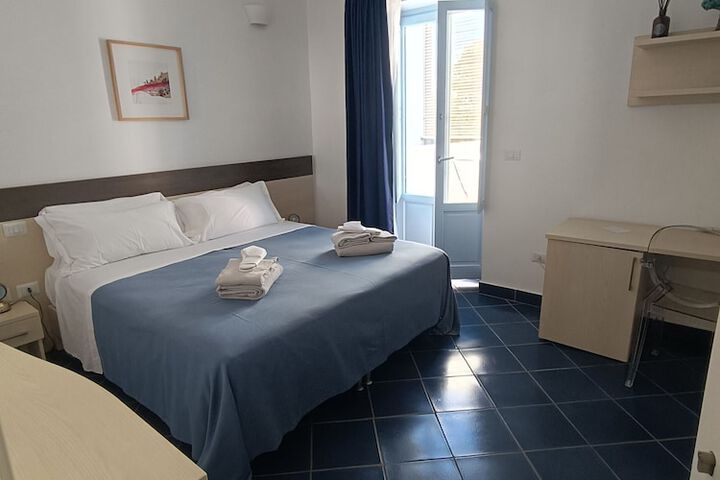 Room 25 of 110