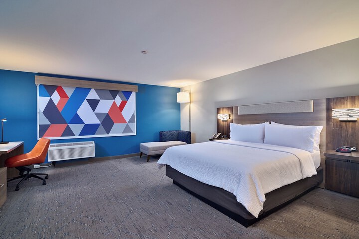 Room 12 of 84