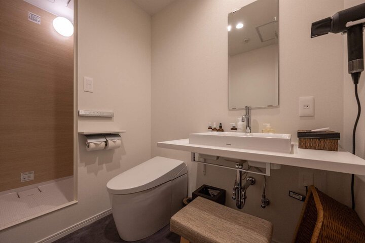 Room 18 of 53