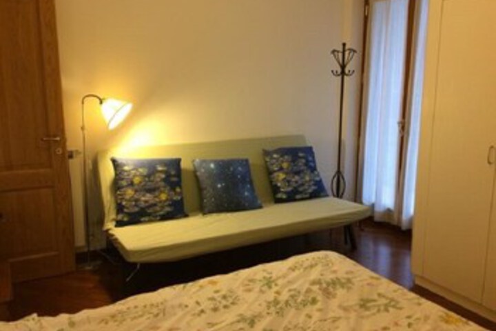 Room 5 of 8