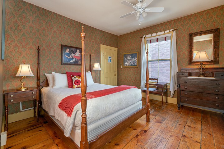 Room 17 of 45