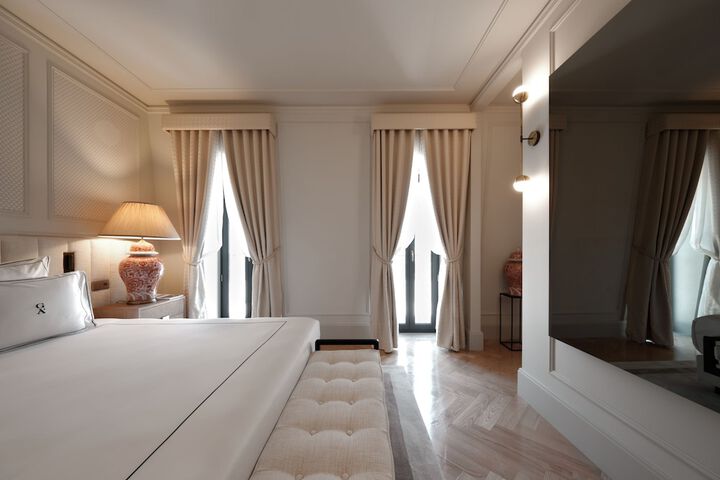 Room 25 of 158