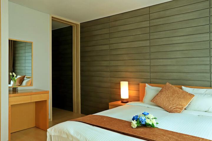Room 5 of 78