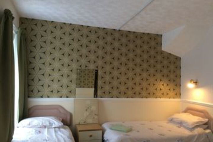 Room 10 of 20