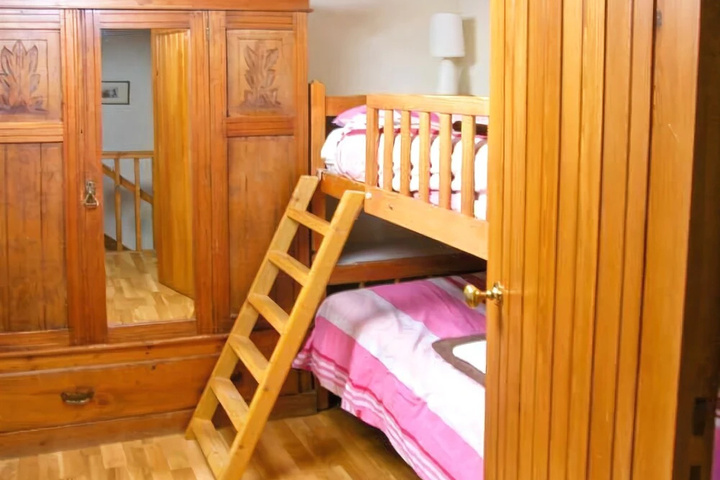 Room 4 of 11