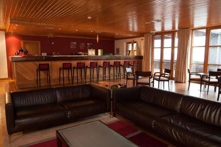 Lounge 45 of 63