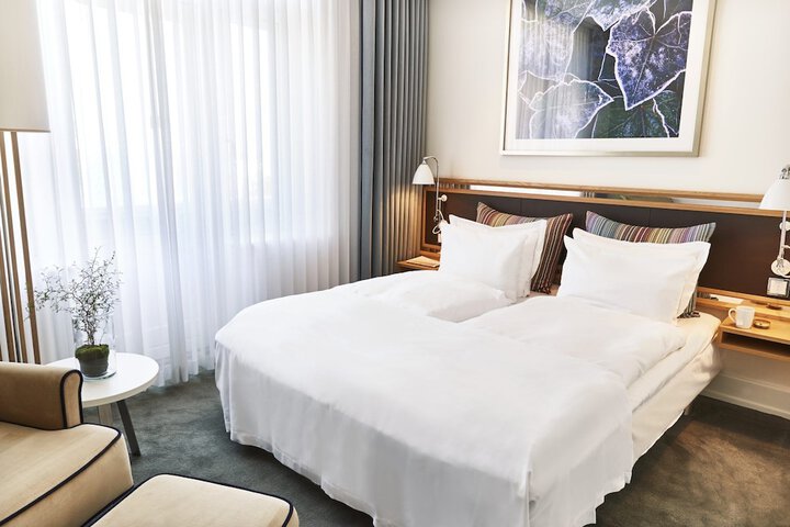 Room 10 of 53