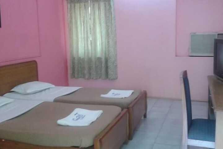 Room 7 of 17