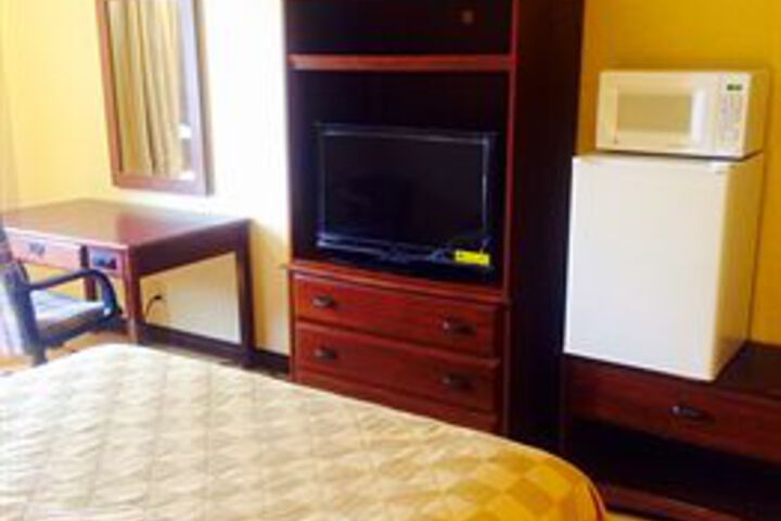 Room 3 of 8
