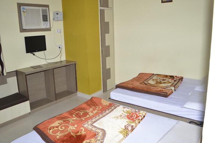 Room 10 of 45