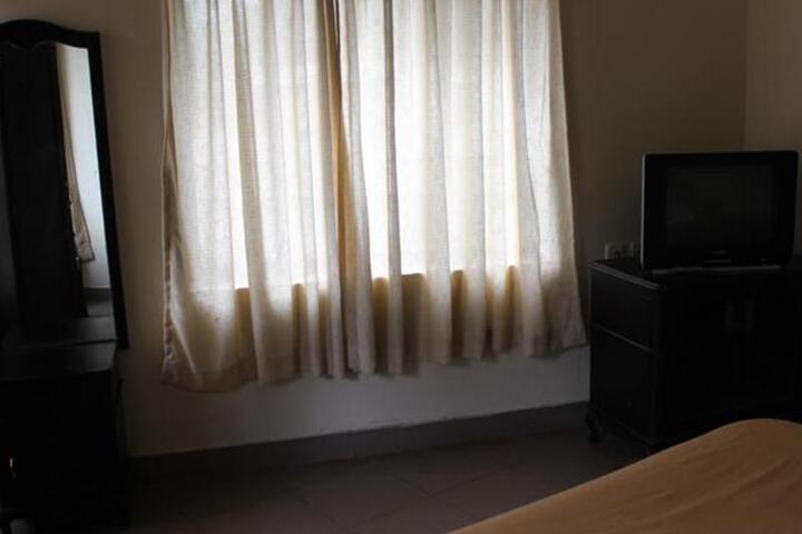 Room 2 of 7