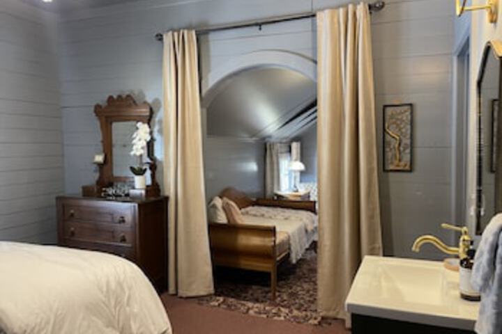 Room 34 of 117