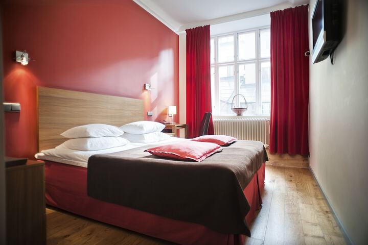 Room 26 of 66