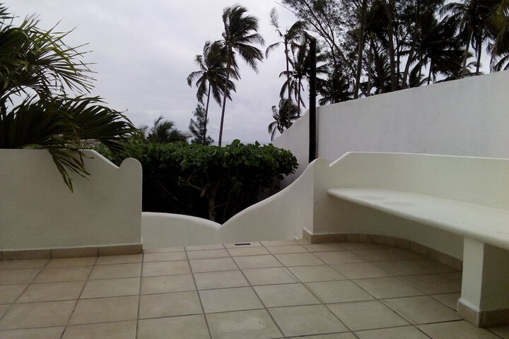 Hotel 77 of 80