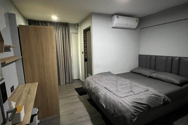 Room 11 of 38