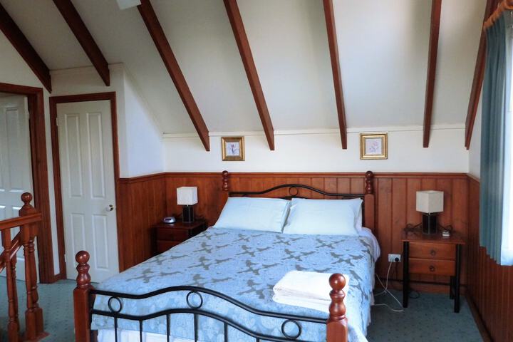 Room 6 of 51