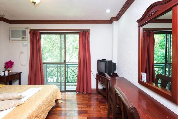 Room 10 of 52