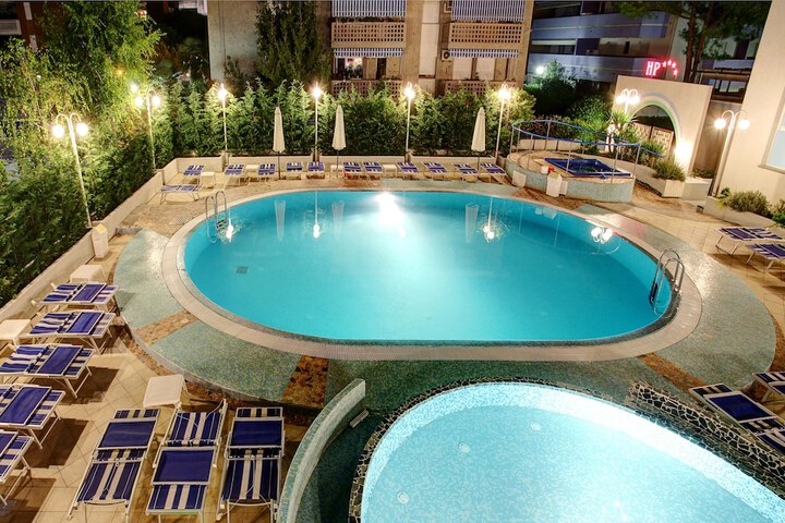Pool 23 of 52