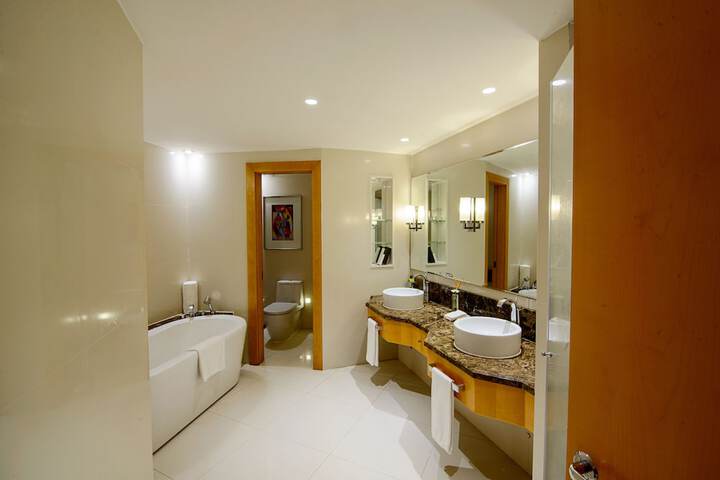 Room 40 of 64