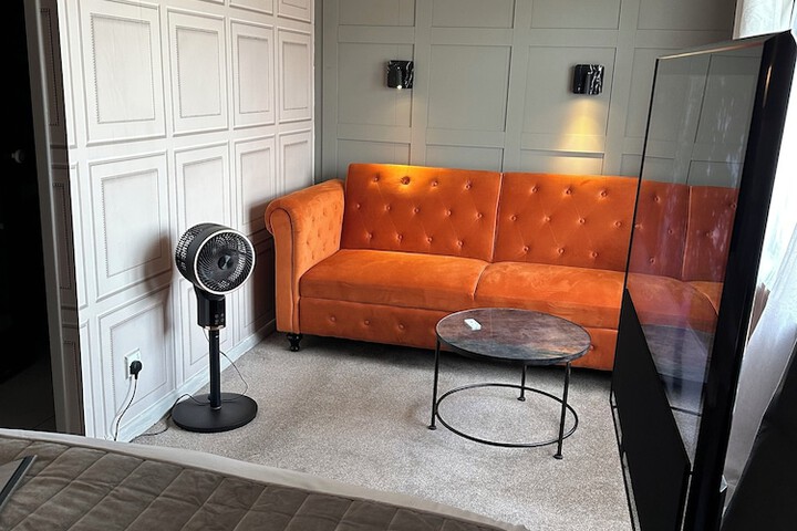 Room 40 of 171