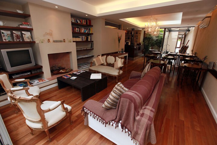 Entrance & Lobby