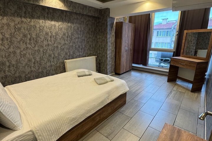 Room 15 of 17
