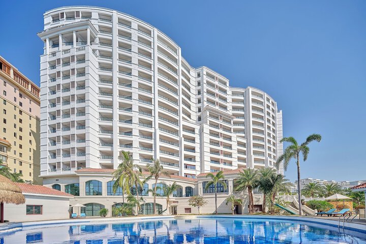 Pools & Facilities