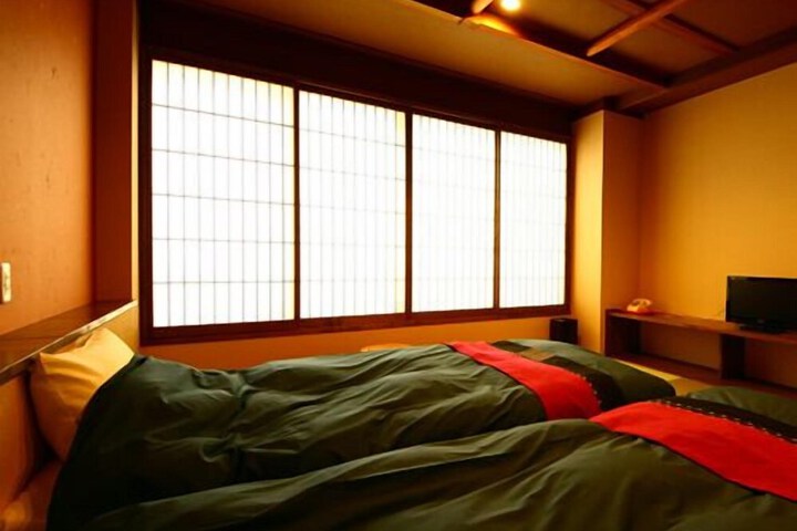 Room 17 of 49