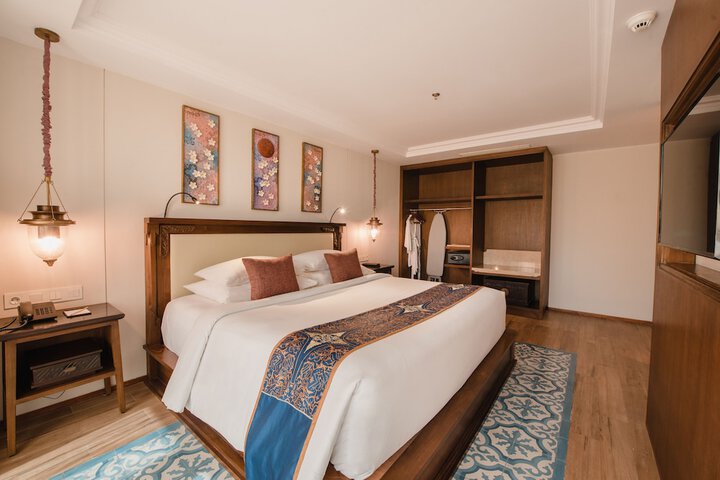 Room 28 of 192
