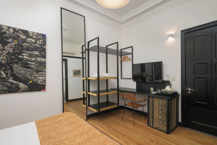 Room 60 of 79