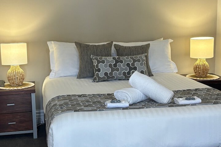Room 11 of 37
